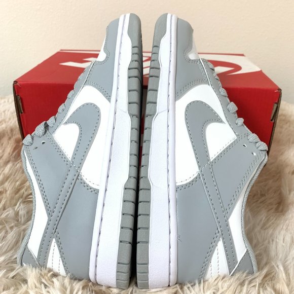 Nike Dunk Low Gray Fog, this is a pair of women's sneakers. - Picture 4 of 5